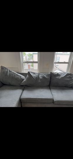 free 3 seat sectional couch — need pick up on third floor apartment stairs only