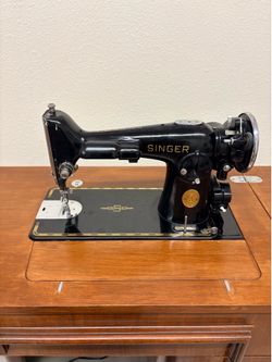 Vintage Singer Sewing Machine 🧵