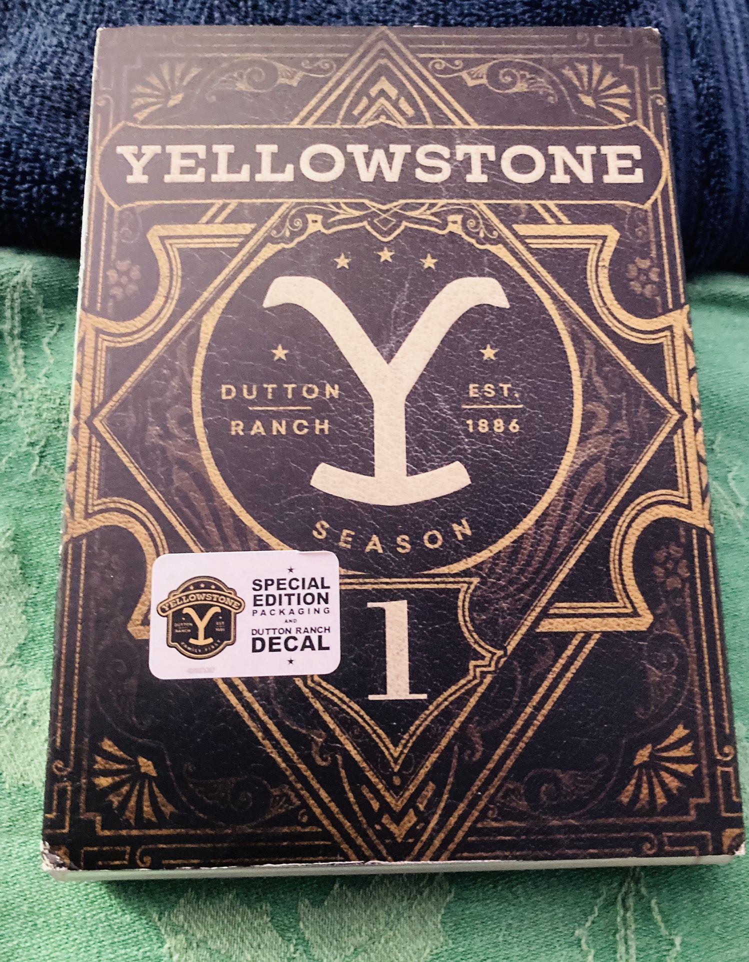 YELLOWSTONE Season 1 (4 Disc Set) With Decal