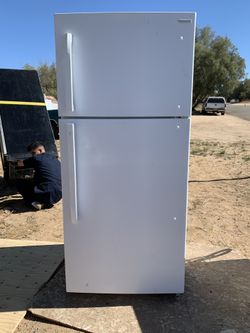 Insignia Refrigerator 