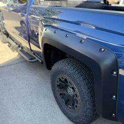 Bushwacker Pocket Flares Chevy Silverado 6.6’ Bed