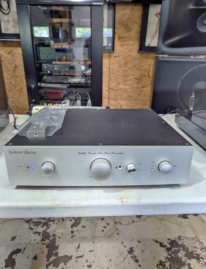 Eastern-Electric-Avant-preamp-and[2 Eastern-Electric 156-Mono-Blocks]