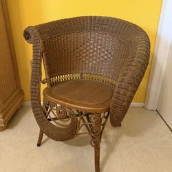 Antique Natural Wicker Portrait Chair