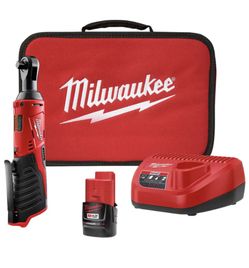 Milwaukee Ratchet With 1 Battery And Charger