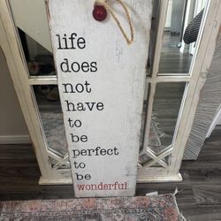 Wood Sign Decor Inspiration 