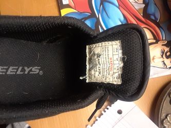 Heelys boy size 2