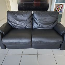 Black Pleather Electric Recliner Sofa and Couch / Sofa y Reclinable