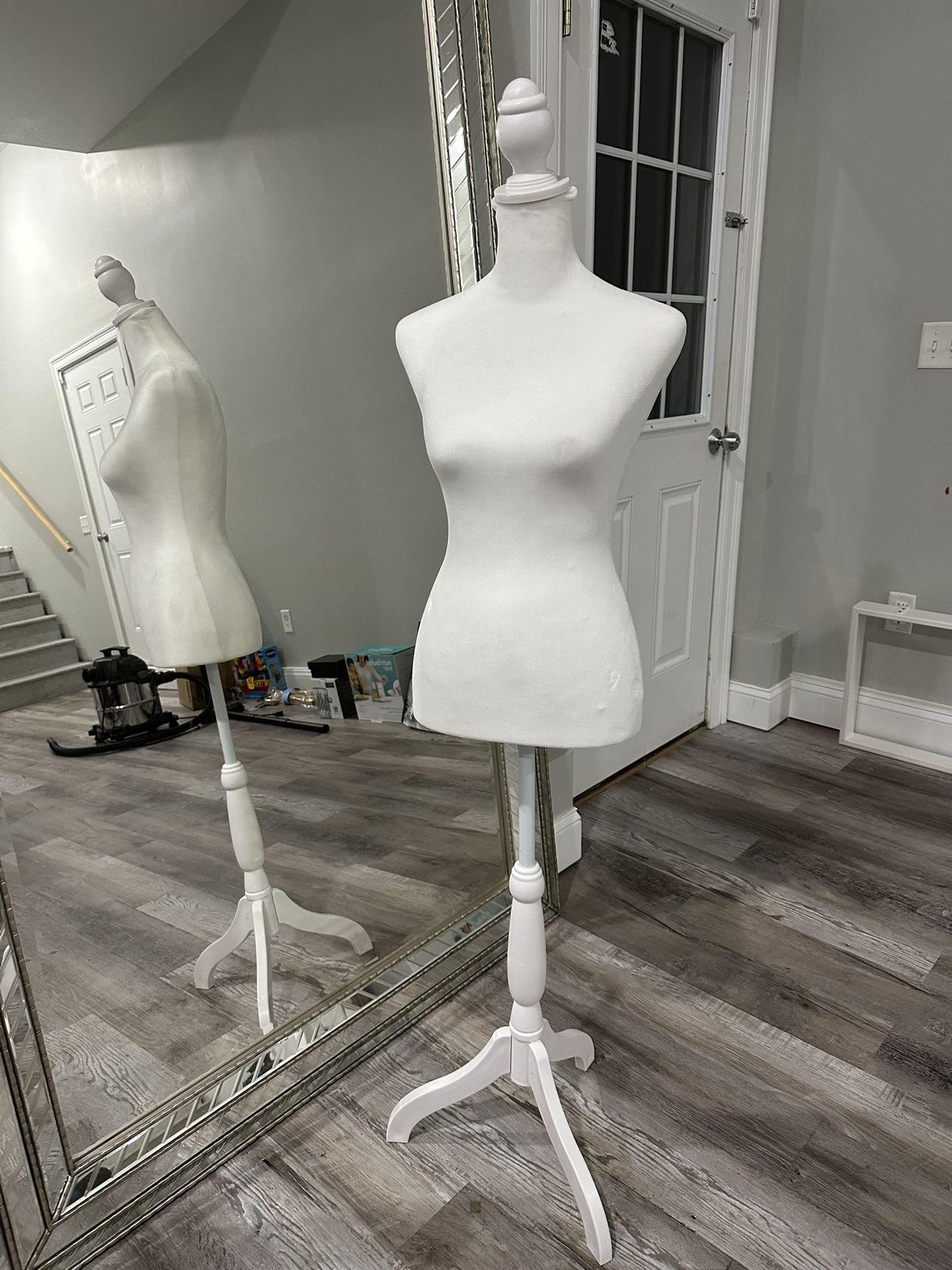 Bridal Dress Display Mannequin – Adjustable Stand