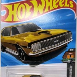 Hot Wheels 2026 Gold '67 Camaro 56/250 HW Dream Garage 3/5 D Case