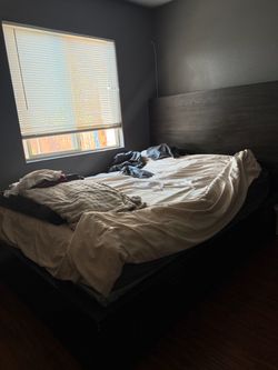 Queen Bed With Dresser