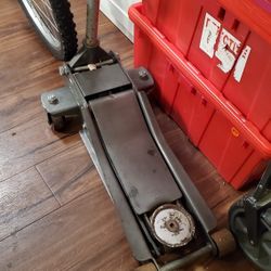 Pittsburgh Low Profile 3 Ton Jack