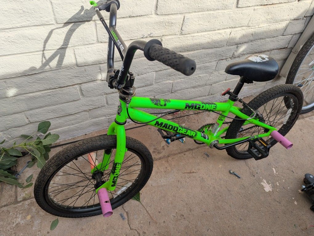 MaddGear MGone Kids Bike