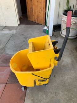 Rubbermaid bucket $60.00
