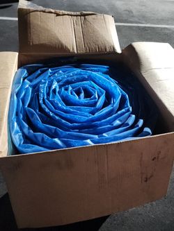 Brand New Pool Style 16' x 32' Solar Pool Cover - Never Used!