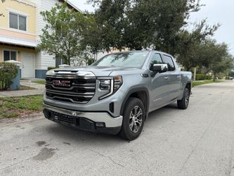 2025 GMC SLT