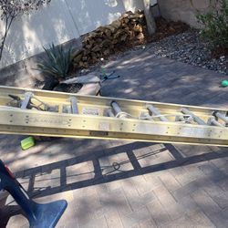 16 Foot Fiberglass Ladder 