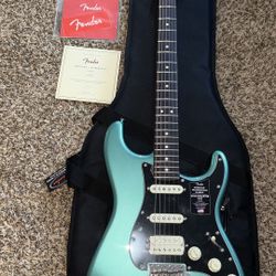Fender American Professional Classic Stratocaster HSS – Like New