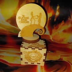 SPONILO NIGHTMARE BEFORE CHRISTMAS WOODEN SELF-CRANKED MUSIC BOX...PLAYS NBC THEME SONG...NEW...SMOKE FREE HOME...HALLOWEEN...$20 OBO