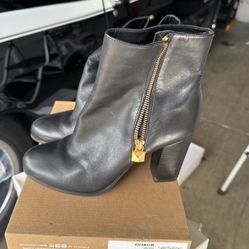Black Boot Heels Size 7