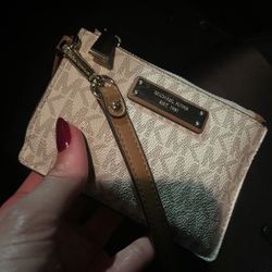 $20 Michael Kors Wallet 