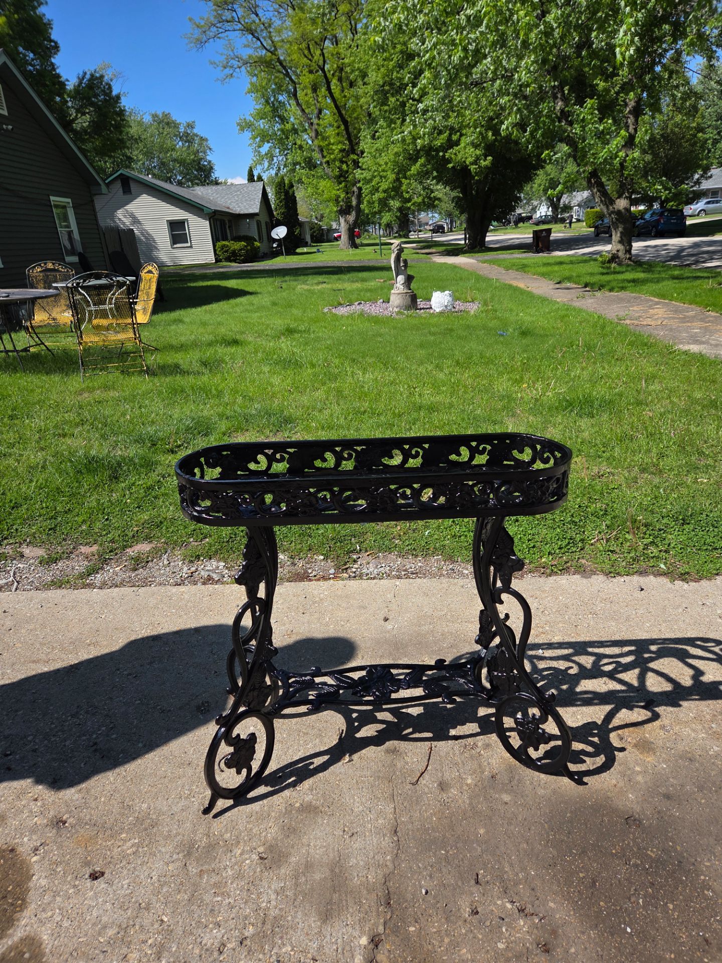 Refinished vintage cast iron planter/ Plant stand