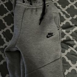Nike Tech Pants 