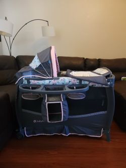 Baby trend Playpen