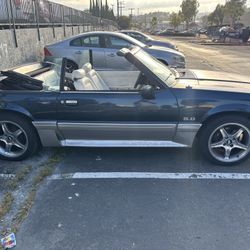 1990 Ford Mustang