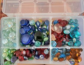 Glass cabochon gems
