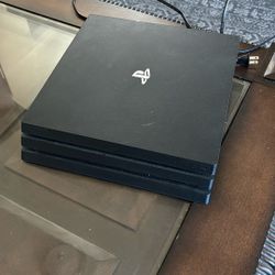 Sony PS4 Pro w/ Games
