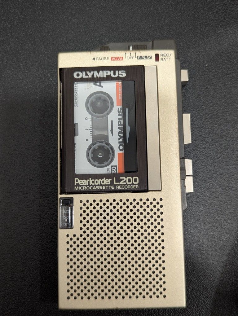 Olympus Pearlcorder L200 Microcassete Recorder