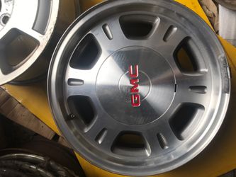 GMC Yukon Sierra wheel like new 16”