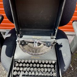 Vintage 1926 Remington Portable Typewriter with Case