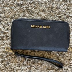Michael Kors Wristlet/Wallet *Black