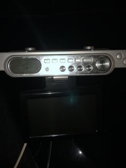 Under Cabinet Tv/radio 