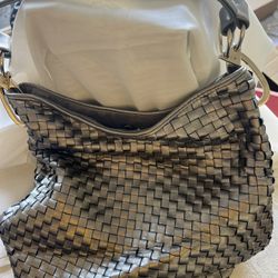 Graciano Women’s Silver Faux Leather Handbag Sleek 