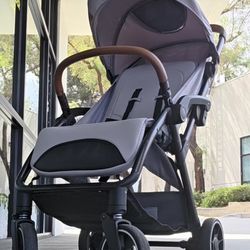 TRAVEL STROLLER