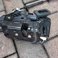Volkswagen Passat Front Right Passenger Side Door Lock Actuator
