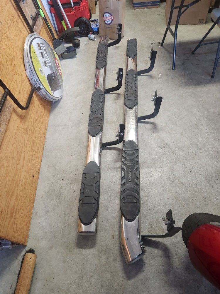 Running boards for a fourth generation Dodge ram 1500 $30.00