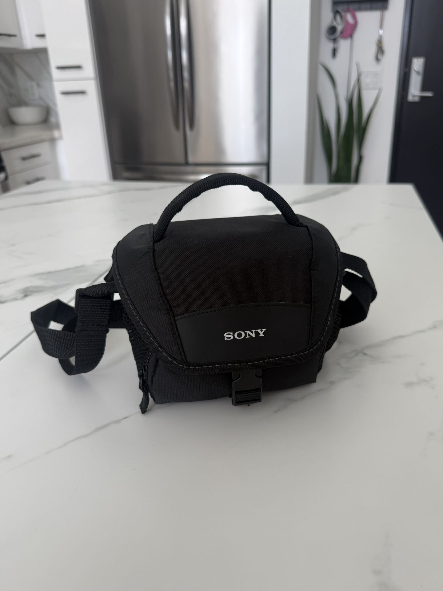 Pre-owned Sony- Alpha ZV-E10 w/ accessories