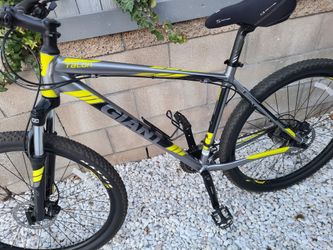 Giant Talon 4 Mountain Bike for Sale in Hemet CA OfferUp