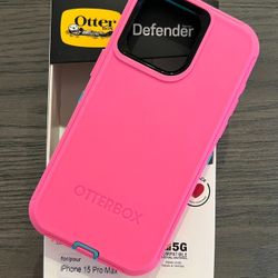 iPhone 15 Pro Max Otterbox Defender Series Case With Belt Clip Holster 