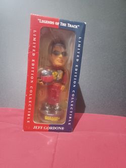 Jeff Gordon 24 Nascar Forever"Legends Of The Track " JEFF GORDON BOBBLEHEAD. LIMITED EDITION
