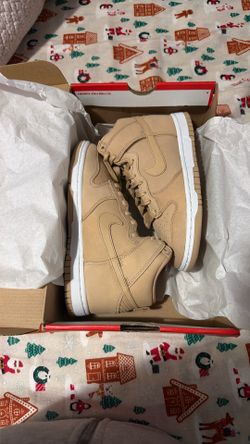 *** Low Price***Women Nike High Dunks, Color Tan, Size 5.5