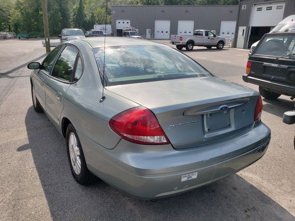 2005 Ford Taurus