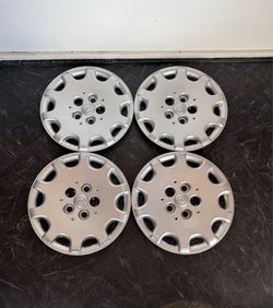 OEM Chrysler 15” Hubcaps/Wheel Covers – Set of 4 – Town & Country / Voyager