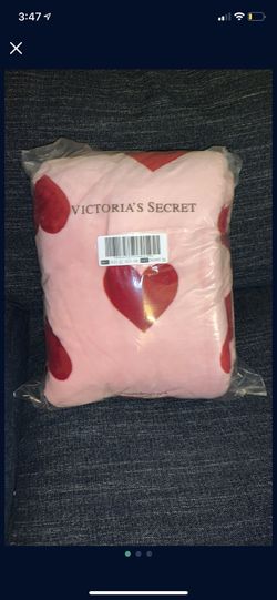 Victoria secret online heart blanket