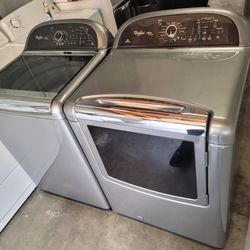 Whirlpool Large Capacity Top Load Washer And Gas Dryer Set
