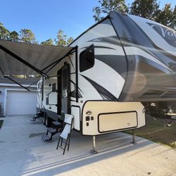 5th Wheel Rv With Bunk House 