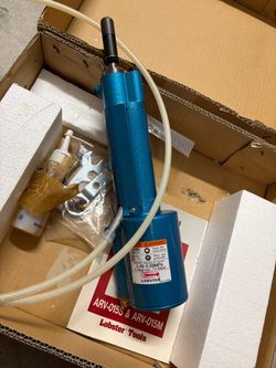 Lobster ARV-015M Pneumatic Rivet Tool